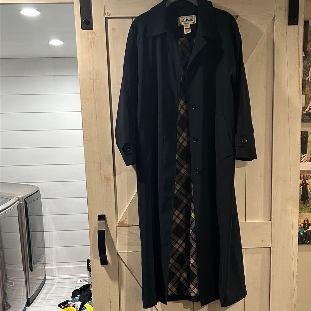 L.L. Bean Vintage Women's Navy Hidden Buttons Dress Coat with Plaid Lining Small